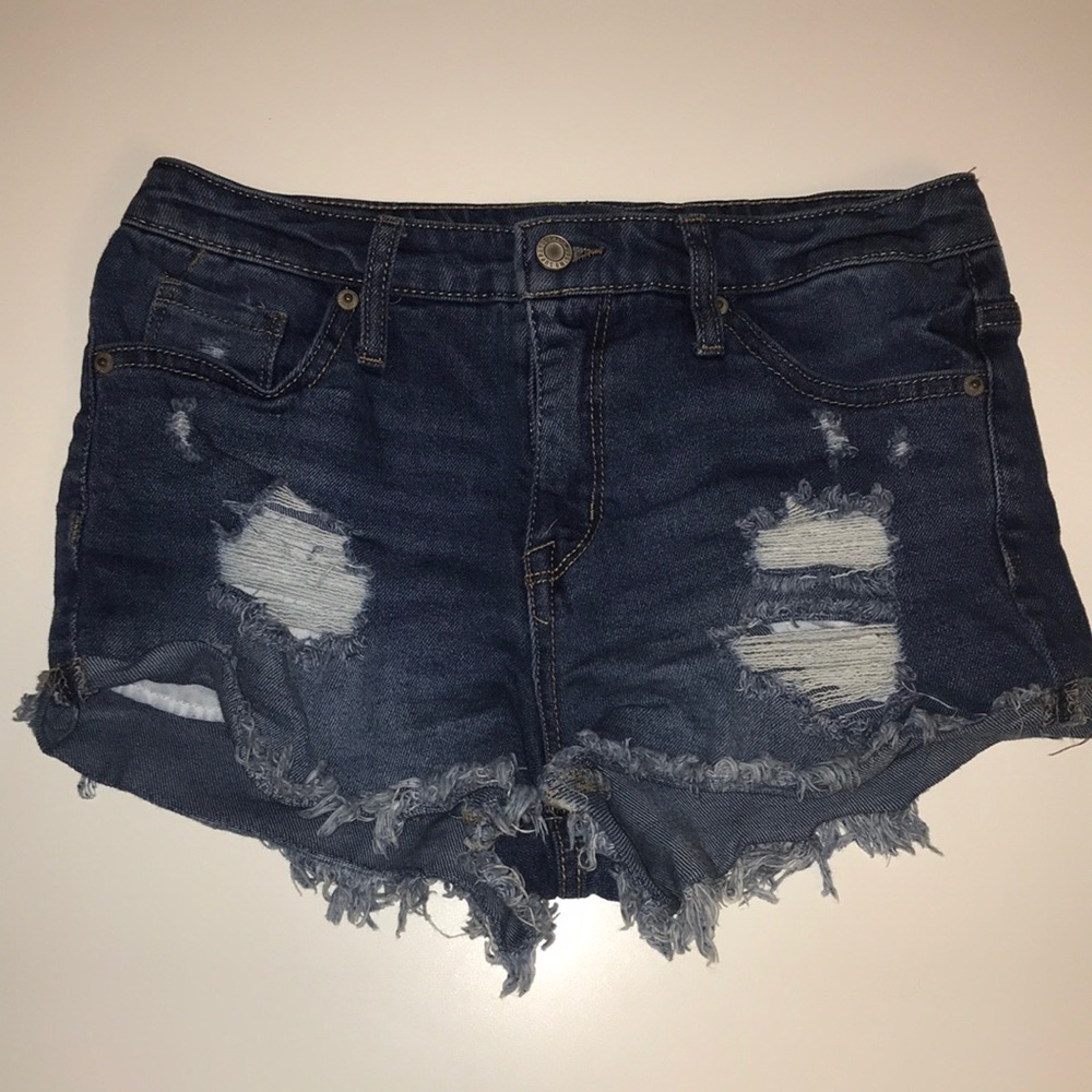 Cute pre ripped Jean shorts